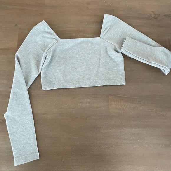 Fabletics long sleeve Square Neck crop top in Grey Sz L - Picture 2 of 4